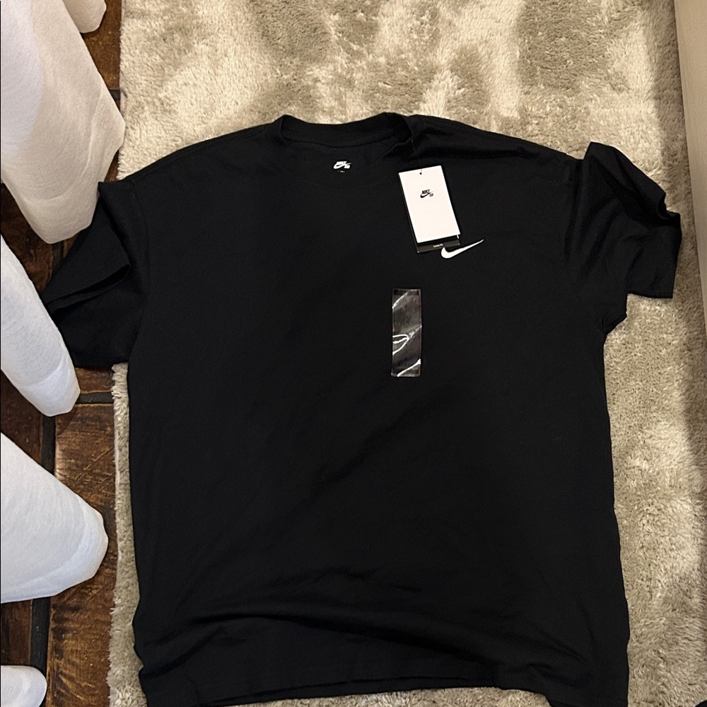 Nike Men's Black Short Sleeve Tee brand new with tags